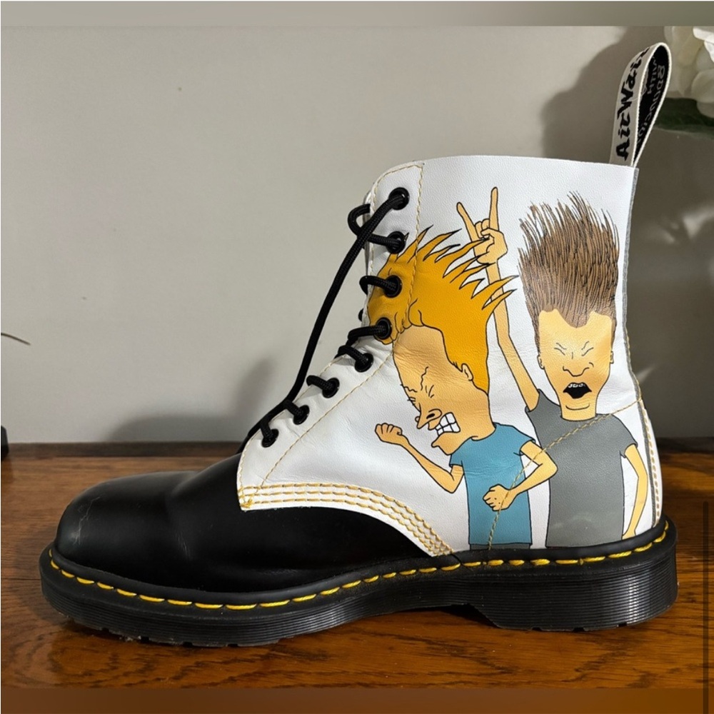 Dr. Martens PASCAL Beavis and Butthead leather boots with artwork Mike Judge 11 - Picture 9 of 14